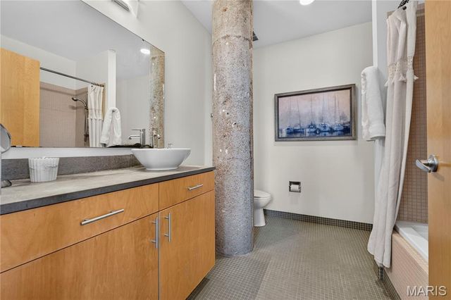 1627 Locust Street 705, St Louis, MO 63103