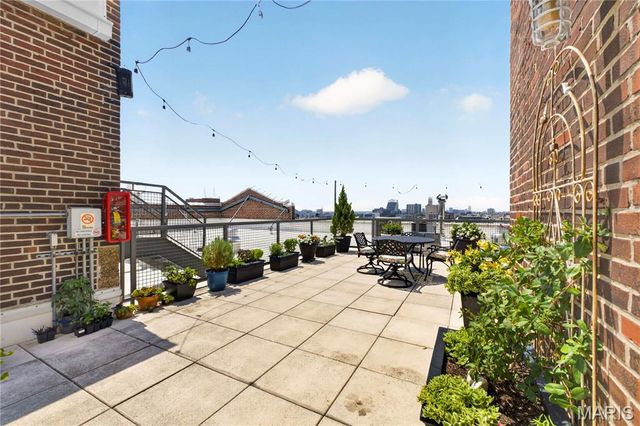 1627 Locust Street 705, St Louis, MO 63103