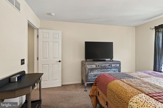 6016 WHITNEY CT, Landenberg, PA 19350
