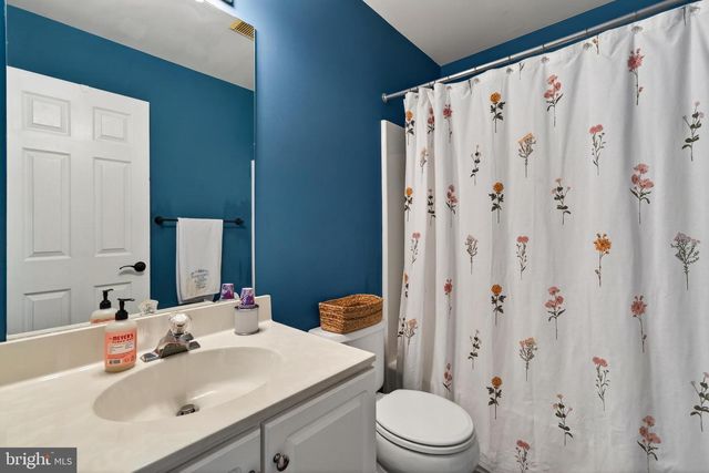 6016 WHITNEY CT, Landenberg, PA 19350