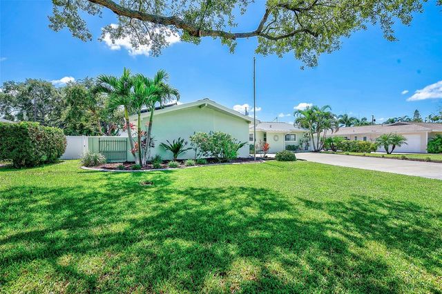 809 JACARANDA DRIVE, Largo, FL 33770