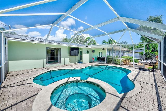 809 JACARANDA DRIVE, Largo, FL 33770