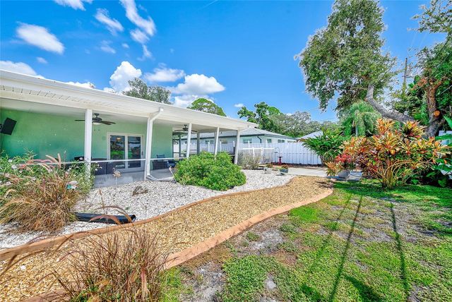 809 JACARANDA DRIVE, Largo, FL 33770