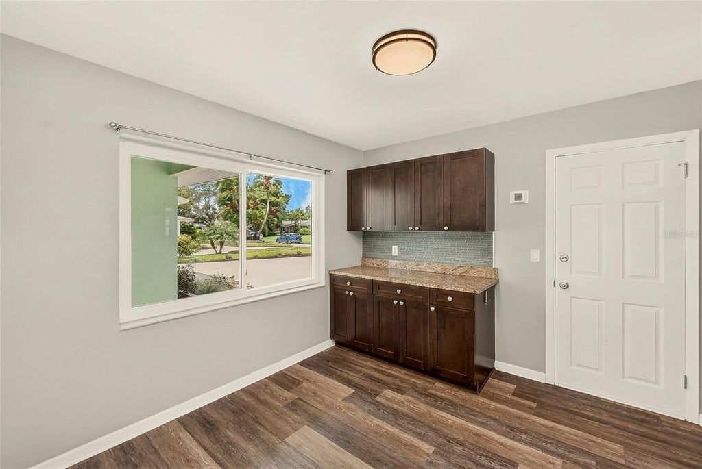 Image 11 of property listing at 809 JACARANDA DRIVE, Largo, FL 33770