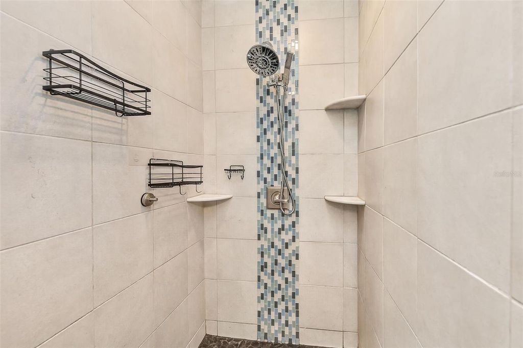 Image 23 of property listing at 809 JACARANDA DRIVE, Largo, FL 33770