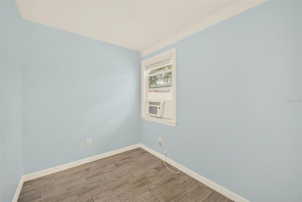 Image 40 of property listing at 809 JACARANDA DRIVE, Largo, FL 33770