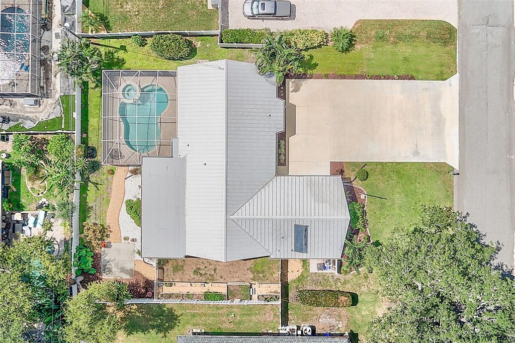 Image 47 of property listing at 809 JACARANDA DRIVE, Largo, FL 33770