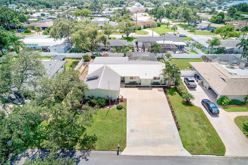Image 50 of property listing at 809 JACARANDA DRIVE, Largo, FL 33770