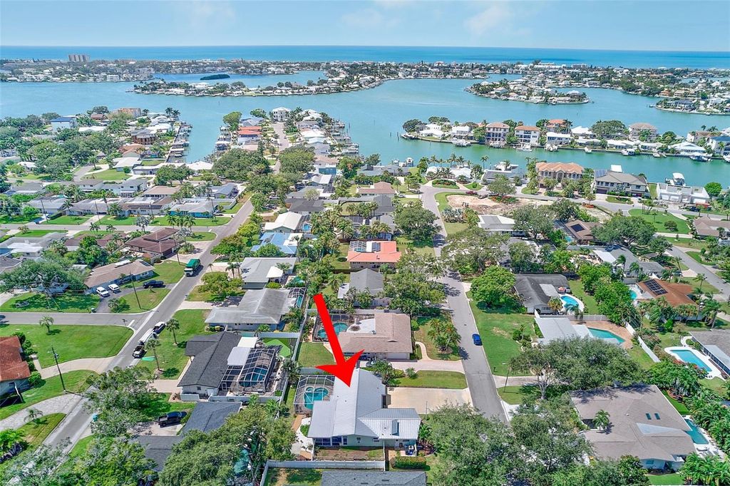 Image 54 of property listing at 809 JACARANDA DRIVE, Largo, FL 33770