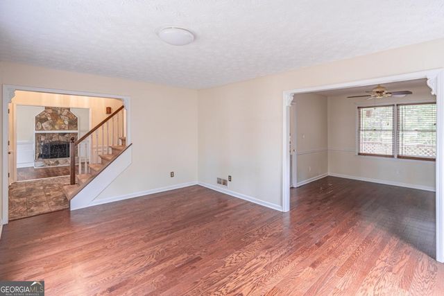 3142 Brooks Drive, Snellville, GA 30078