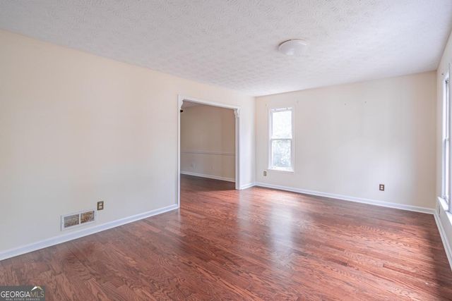 3142 Brooks Drive, Snellville, GA 30078