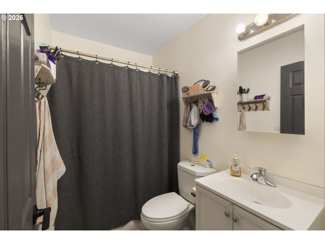 10413 Se RAMONA St, Portland, OR 97266
