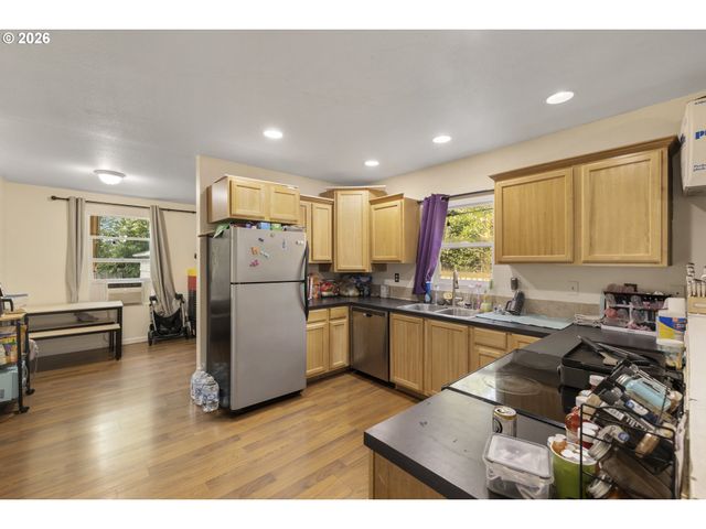 10413 Se RAMONA St, Portland, OR 97266