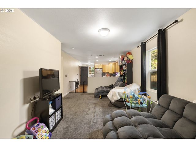 10413 Se RAMONA St, Portland, OR 97266
