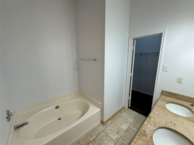 5424 Caribou Ridge Drive, Watauga, TX 76137