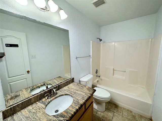 5424 Caribou Ridge Drive, Watauga, TX 76137