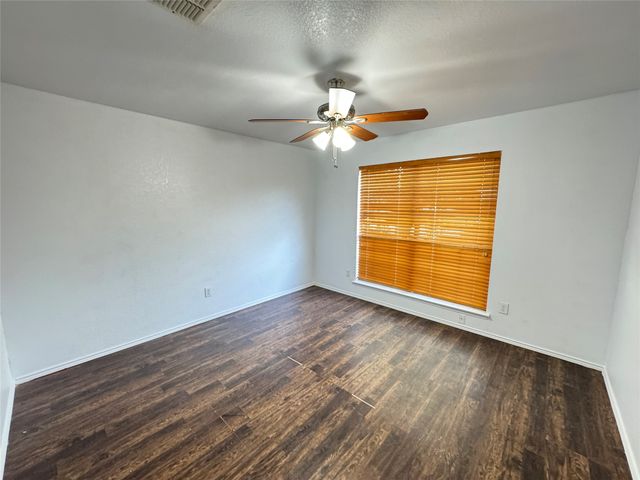 5424 Caribou Ridge Drive, Watauga, TX 76137