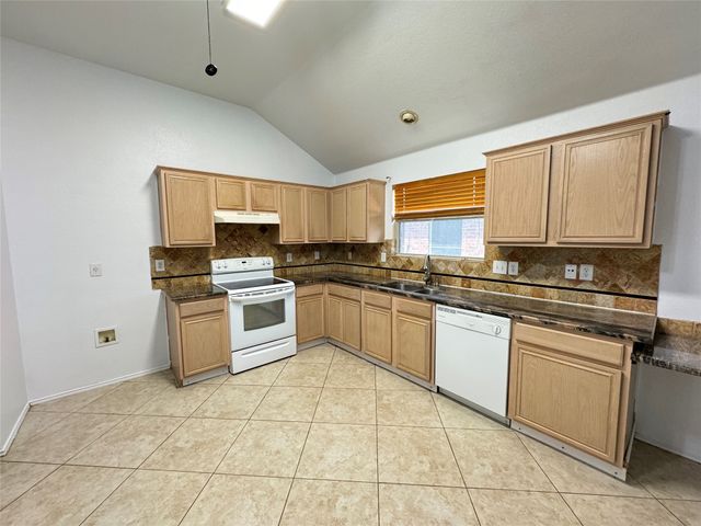 5424 Caribou Ridge Drive, Watauga, TX 76137