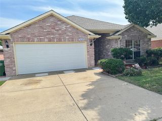 5424 Caribou Ridge Drive, Watauga, TX 76137