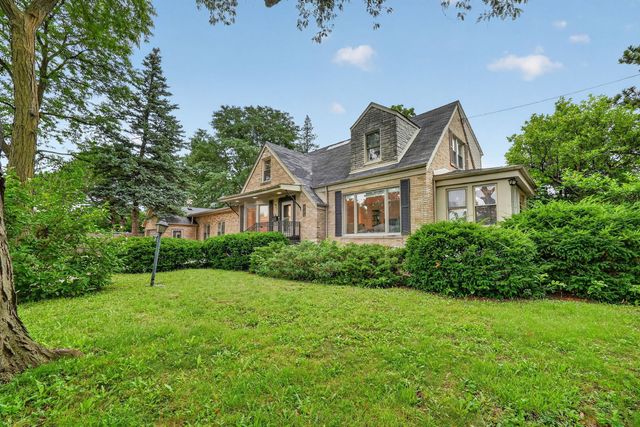 75 N 2nd Avenue, Des Plaines, IL 60016