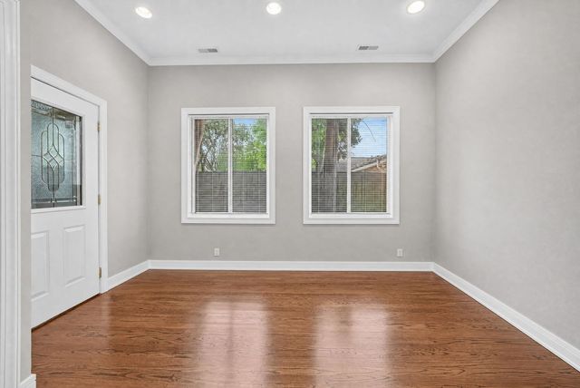 75 N 2nd Avenue, Des Plaines, IL 60016