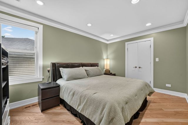 75 N 2nd Avenue, Des Plaines, IL 60016
