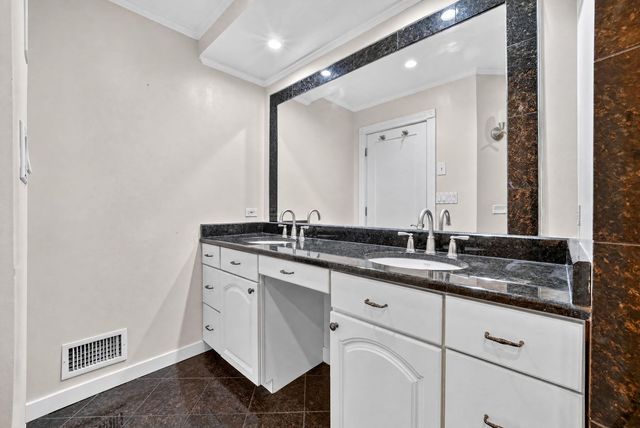 75 N 2nd Avenue, Des Plaines, IL 60016
