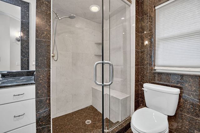 75 N 2nd Avenue, Des Plaines, IL 60016