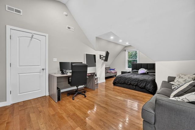75 N 2nd Avenue, Des Plaines, IL 60016