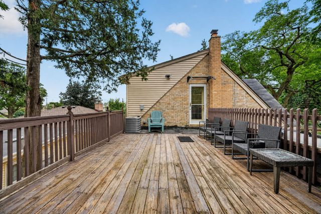 75 N 2nd Avenue, Des Plaines, IL 60016