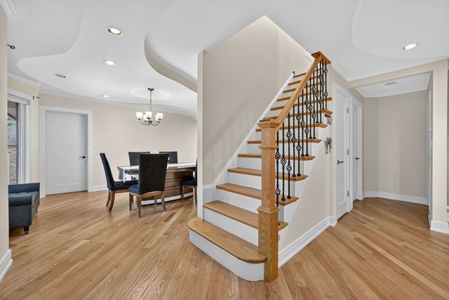 75 N 2nd Avenue, Des Plaines, IL 60016