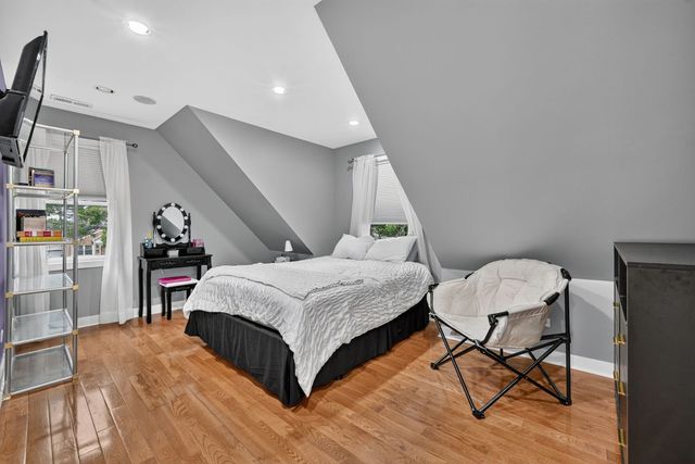 75 N 2nd Avenue, Des Plaines, IL 60016