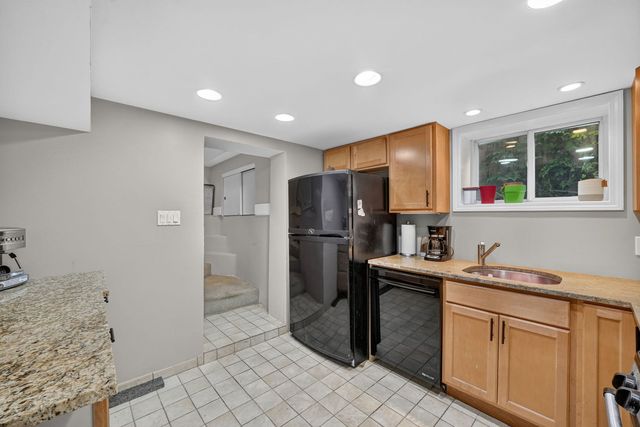 75 N 2nd Avenue, Des Plaines, IL 60016