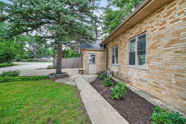 75 N 2nd Avenue, Des Plaines, IL 60016