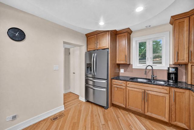 75 N 2nd Avenue, Des Plaines, IL 60016