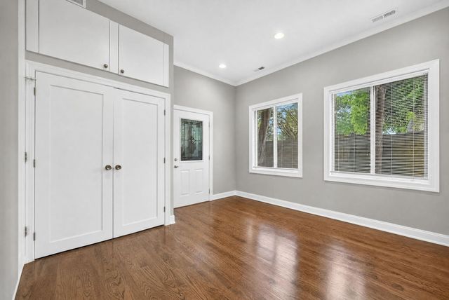 75 N 2nd Avenue, Des Plaines, IL 60016