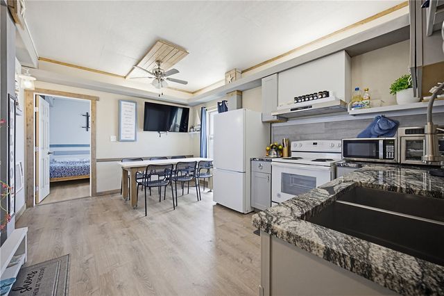 1213 Stewart St, Corpus Christi, TX 78418