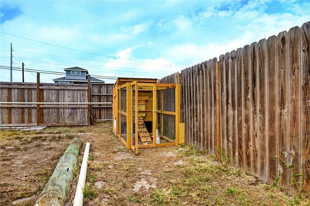 1213 Stewart St, Corpus Christi, TX 78418