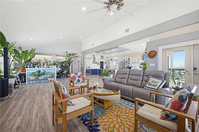 1213 Stewart St, Corpus Christi, TX 78418