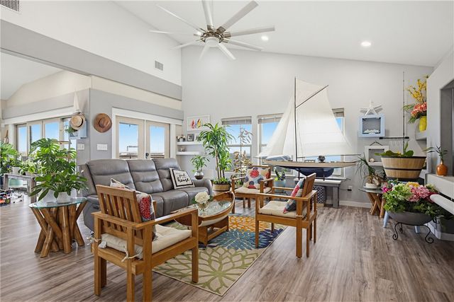 1213 Stewart St, Corpus Christi, TX 78418