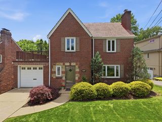 506 Parkview Drive, Mt Lebanon, PA 15243