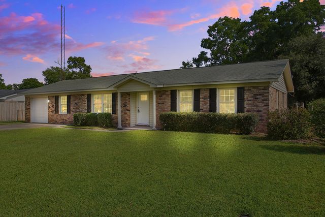 104 General Dennis Drive, Summerville, SC 29486