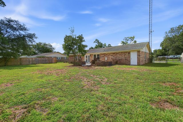 104 General Dennis Drive, Summerville, SC 29486