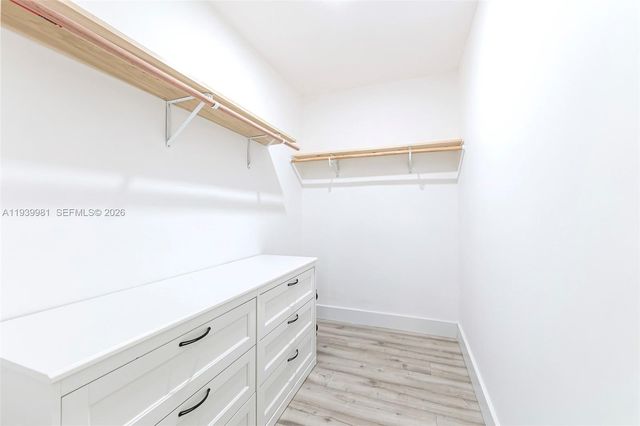 2911 NW 5th Ct, Fort Lauderdale, FL 33311