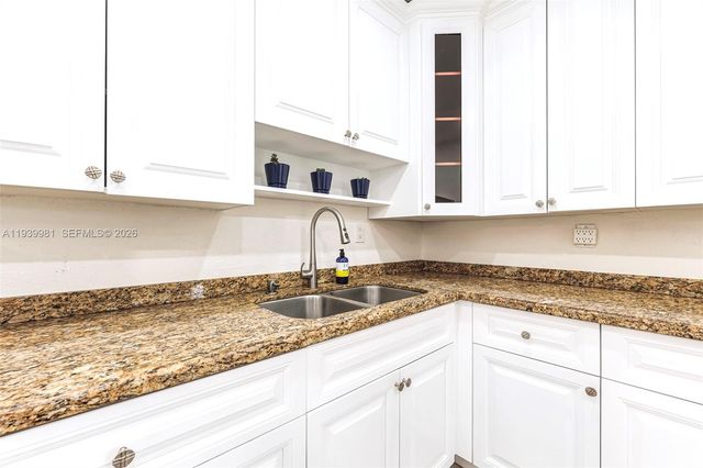 2911 NW 5th Ct, Fort Lauderdale, FL 33311