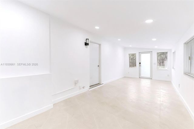 2911 NW 5th Ct, Fort Lauderdale, FL 33311