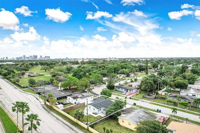 2911 NW 5th Ct, Fort Lauderdale, FL 33311