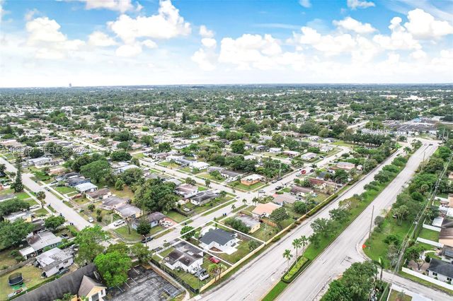 2911 NW 5th Ct, Fort Lauderdale, FL 33311