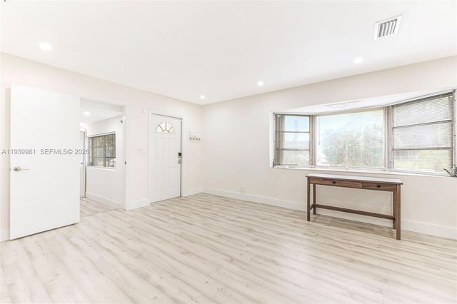 2911 NW 5th Ct, Fort Lauderdale, FL 33311