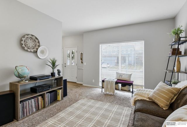 4921 N 161 Street, Omaha, NE 68116